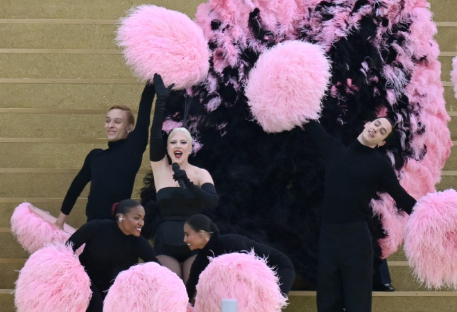 Lady Gaga abre as Olimpíadas de Paris com homenagem a Édith Piaf e Zizi ...