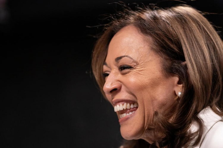 Campanha de Kamala Harris arrecadou o dobro de fundos de Donald Trump em julho