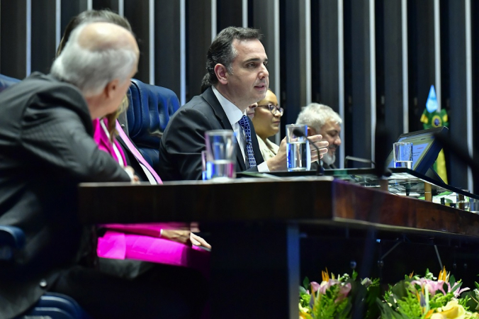 Rodrigo Pacheco e a mesa-diretora do Senado