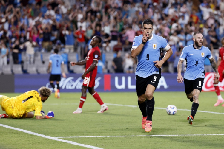 Luis Suarez, do Uruguai, comemora 2 a 2 durante a disputa pelo terceiro lugar da CONMEBOL Copa América 2024