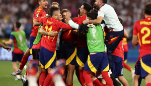 Jogadores da Espanha comemoram a vitória nas semifinais
