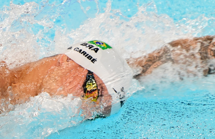 Paris (France), 30/07/2024.- Guilherme Caribe Santos of Brazil competes in a Men 100m Freestyle heat of the Swimming competitions in the Paris 2024 Olympic Games, at the Paris La Defense Arena in Paris, France, 30 July 2024. (100 metros, Brasil, Francia) EFE/EPA/CHRISTIAN BRUNA