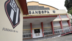 Vista do clube Banespa localizado na Avenida Santo Amaro, zona sul de São Paulo