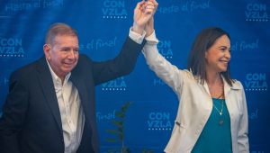 CARACAS (VENEZUELA), 25/07/2024.- Edmundo González Urrutia, candidato à presidência da Venezuela pela Plataforma Unitária (PUD), e a líder antichavista María Corina Machado