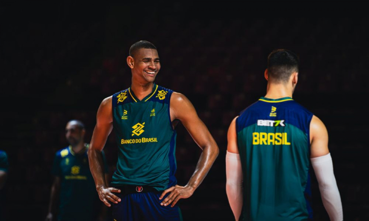 Seleção masculina de vôlei vence o México e garante vaga na fase