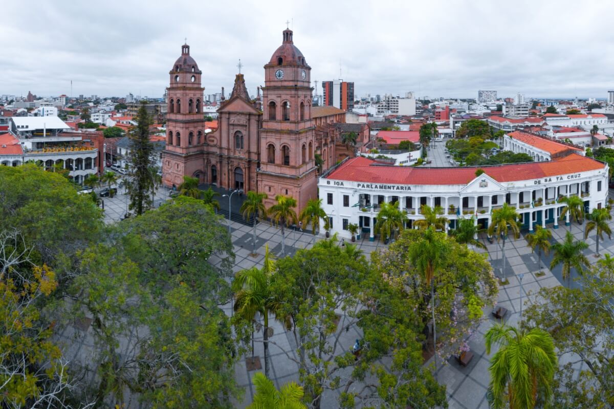 Santa Cruz de La Sierra foge bastante daquele cenário típico boliviano 