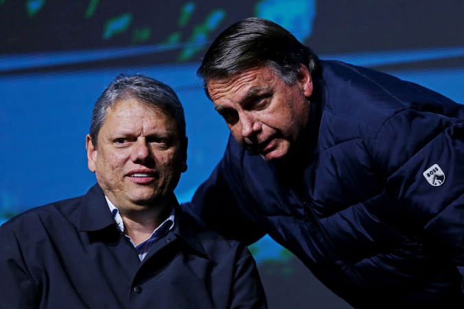 Tarcísio de Freitas (Republicanos), Governador de São Paulo, e o ex-Presidente, Jair Bolsonaro (PL), durante a Conferência de Política Ação e Conservadora - CPAC Brasil 2024, realizada no Expocentro, em Balneário Camboriú