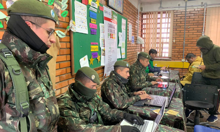 Forças Armadas auxiliam DPU, AGU e instituições parceiras na Caravana de Direitos na Reconstrução do RS