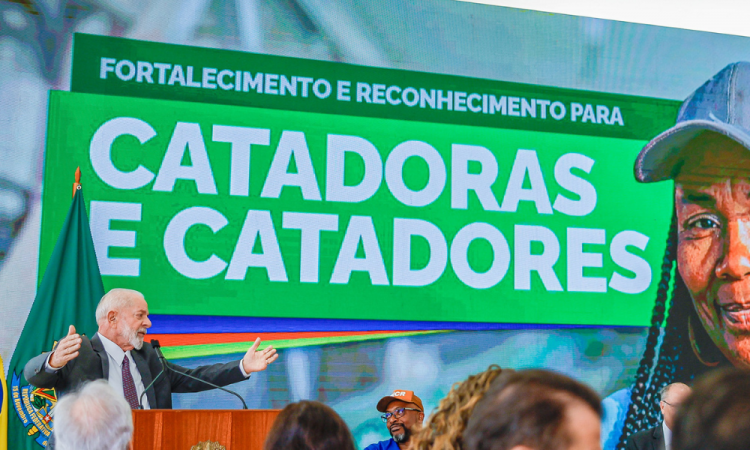 Presidente da República, Luiz Inácio Lula da Silva, durante reunião do Comitê Interministerial para Inclusão Socioeconômica de Catadoras e Catadores de Materiais Reutilizáveis e Recicláveis – CIISC, no Palácio do Planalto. Brasília - DF.