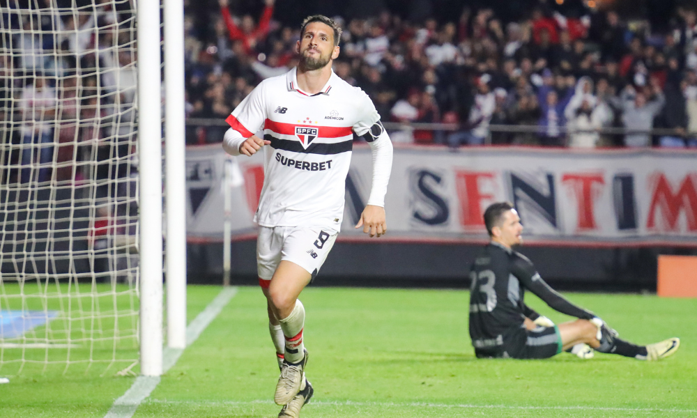 Luciano e Calleri garantem vantagem confortável do São Paulo para a volta na Copa do Brasil