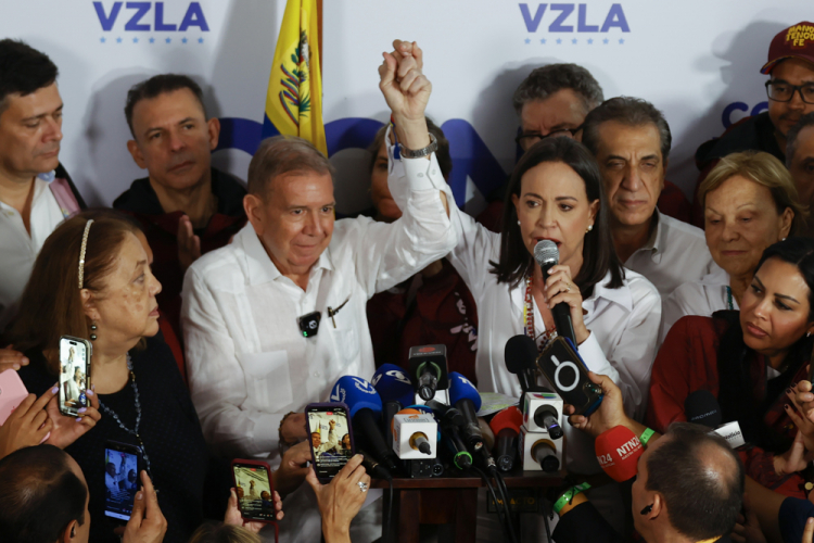 ‘Ganhamos com 70%’, diz líder opositora María Corina Machado ao rejeitar reeleição de Maduro