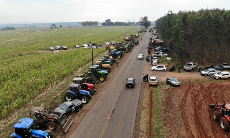 Protesto no oeste do Paraná contra a invasão de terras