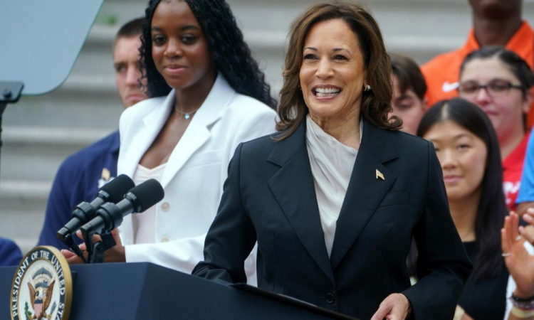 Kamala Harris acelera em busca de votos nos Estados indecisos