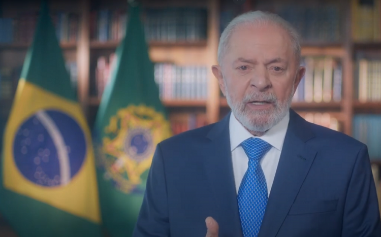 Lula lista feitos do governo em pronunciamento e diz que país estava em ‘ruínas’