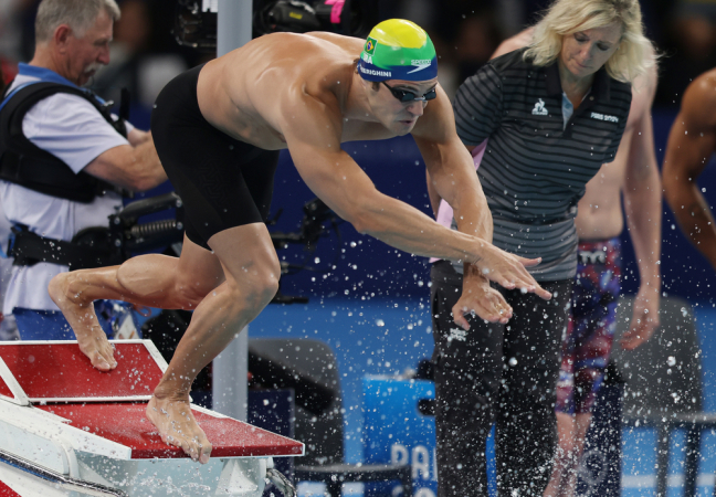 2024.07.27 - Jogos Olímpicos Paris 2024 - Natação. Revezamento masculino do Brasil na prova do 4x100m livre no primeiro dia da Natação nos Jogos Olímpicos Paris 2024. Em destaque, o atleta Marcelo Chierighini. Foto Luiza Moraes/COB