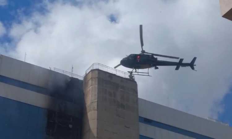 Incêndio atinge edificío-sede do Conselho Federal da OAB, em Brasília