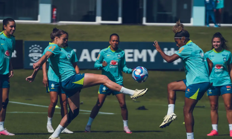 Seleção feminina de futebol entra em reta final de preparação para Paris