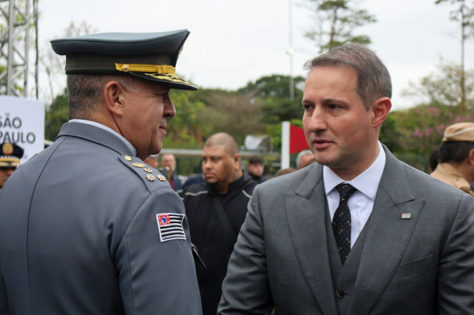 O Comandante-geral da PM, Coronel Cássio Araújo de Freitas e o Secretário de Segurança Pública de São Paulo, Guilherme Derrite, durante o Desfile Cívico Militar de 9 de Julho