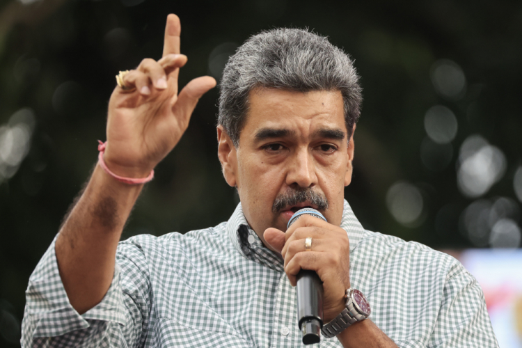 Maduro faz piada sobre suposta fuga de líder opositora da Venezuela