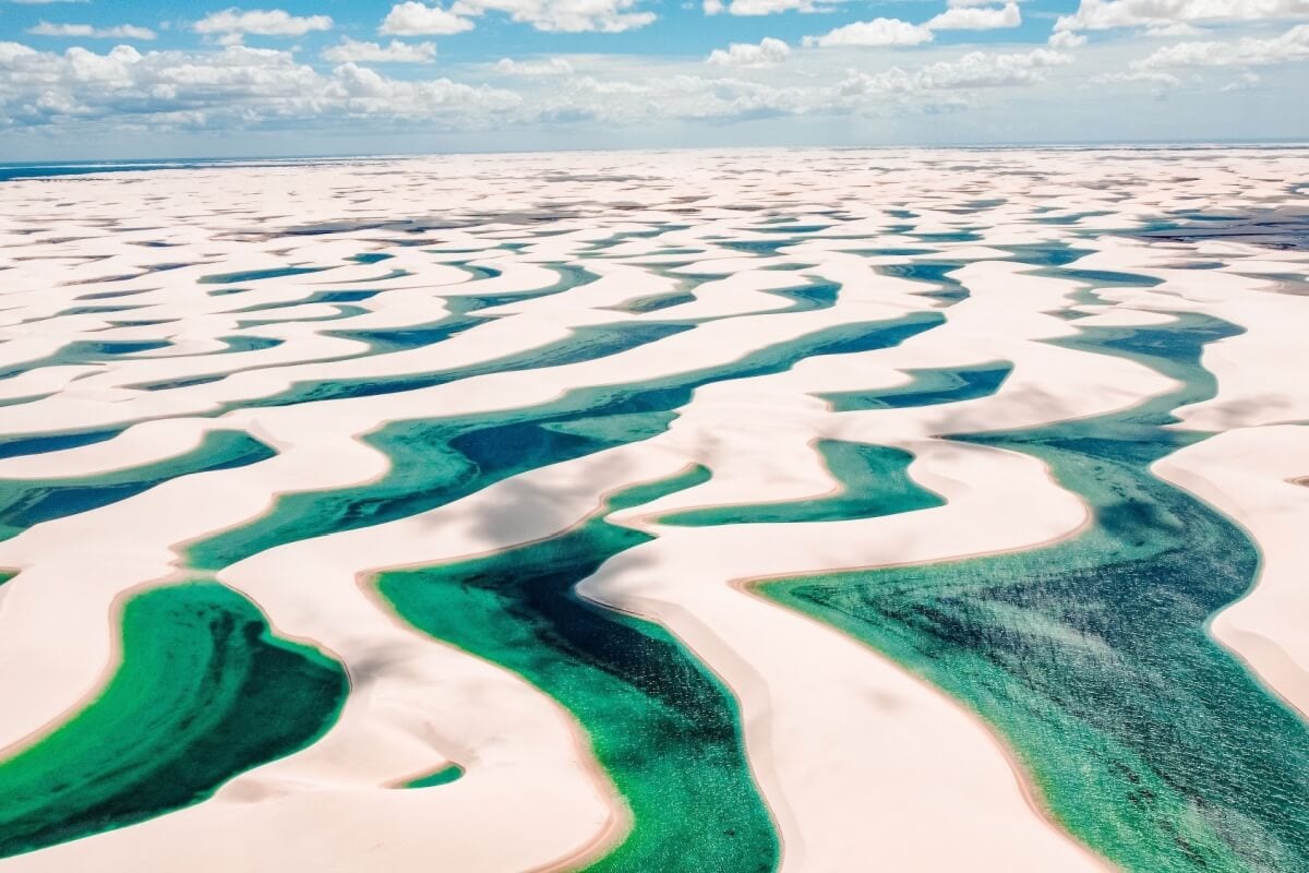 Dunas vastas e lagoas azuis fazem dos Lençóis um destino inesquecível 