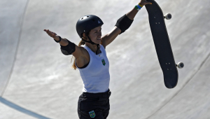 Paris (França), 08/06/2024.- Dora Varella do Brasil compete na Final Feminina Park das competições de Skate dos Jogos Olímpicos Paris 2024, no La Concorde em Paris, França, 06 de agosto de 2024. (Brasil, Francia, Concórdia) EFE/EPA/YOAN VALAT