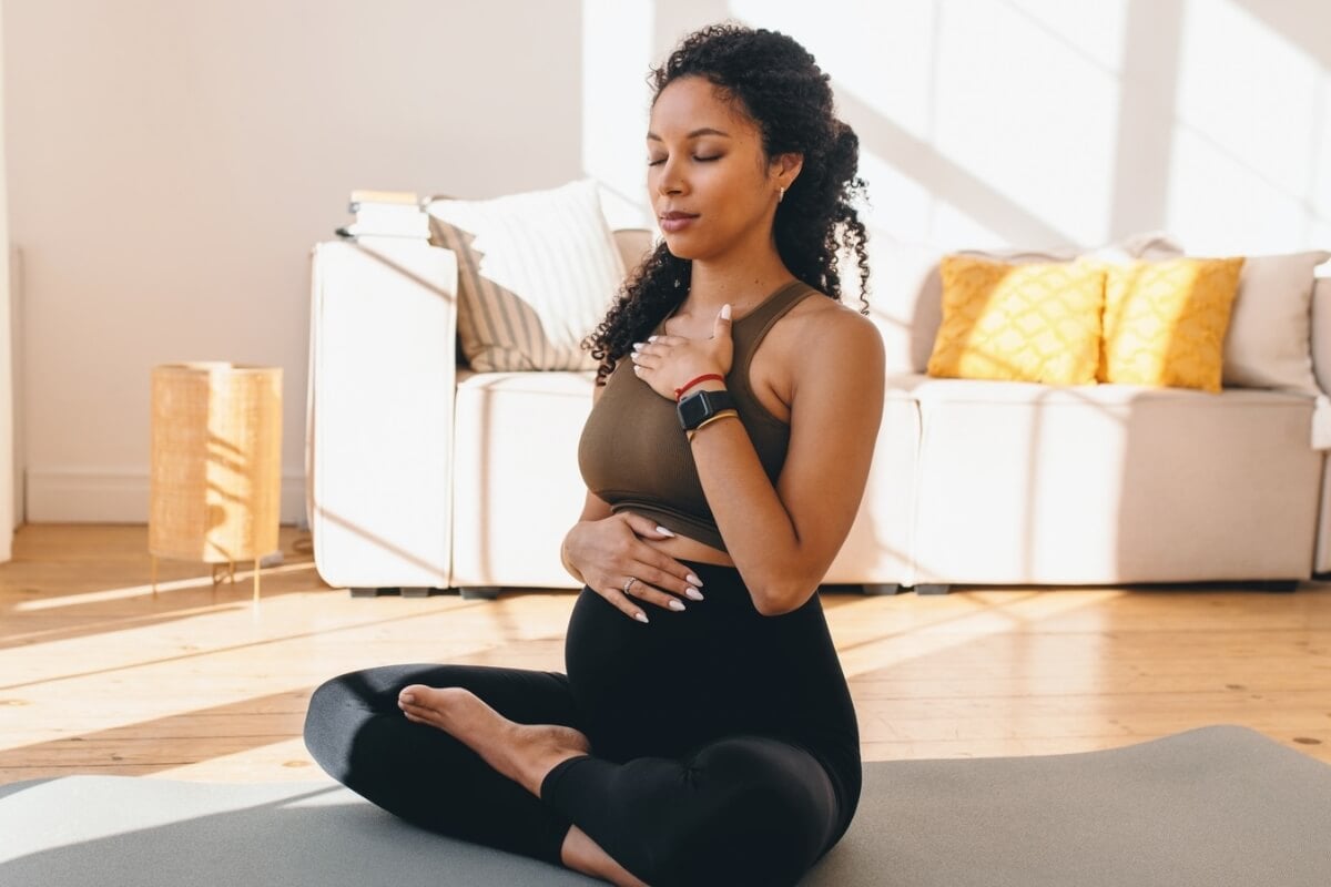 Meditação na gravidez aumenta a percepção positiva do parto 