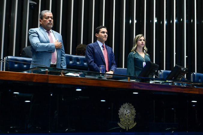 senador Dr. Hiran (PP-RR); vice-presidente da Câmara dos Deputados, deputado Marcos Pereira (Republicanos-SP); diretora da Secretaria Legislativa do Congresso Nacional, Roberta Lys de Moura Rochael.