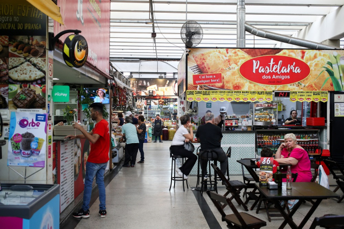 Movimentação de público no Mercado Municipal do Ipiranga, na zona sul da capital paulista