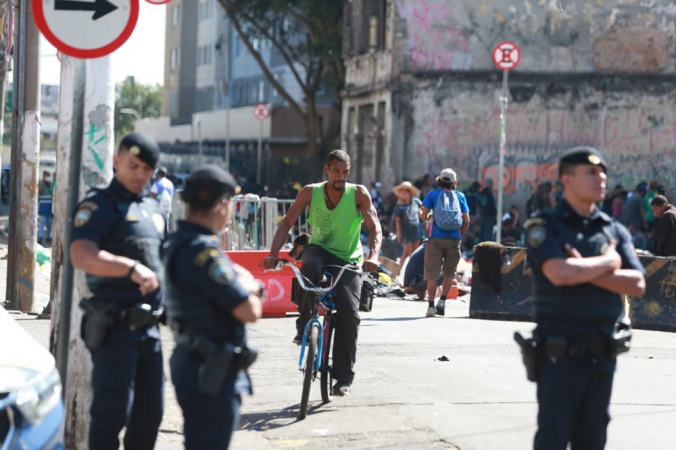 Forças de segurança realizam operação policial na região da Cracolândia