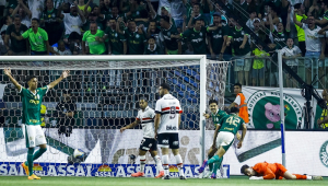 Flaco López jogador do Palmeiras comemora seu gol durante partida contra o São Paulo no estádio Arena Allianz Parque