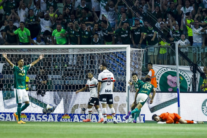 Flaco López jogador do Palmeiras comemora seu gol durante partida contra o São Paulo no estádio Arena Allianz Parque