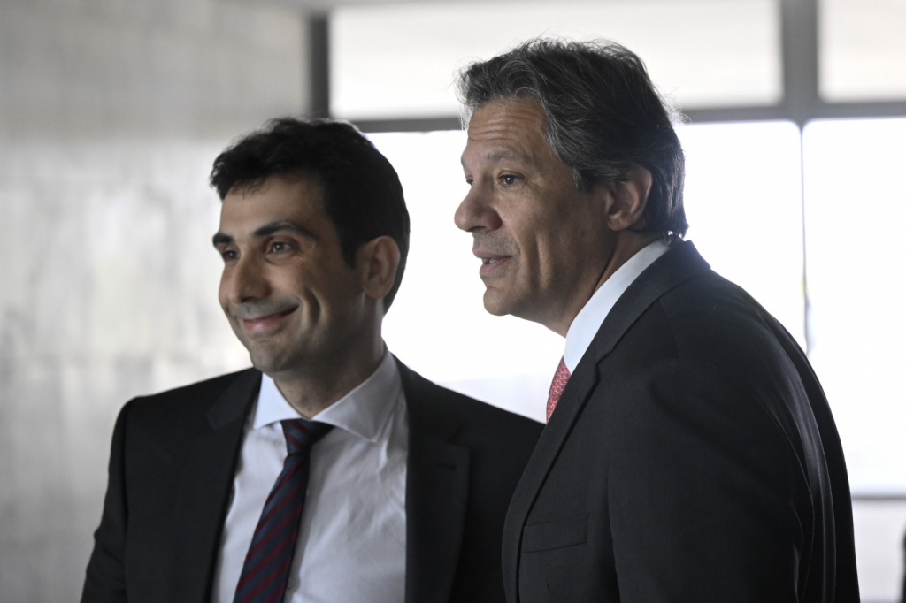 ‘Reclamar do Pix é o mesmo que defender telefone fixo no lugar do celular’, afirma Haddad