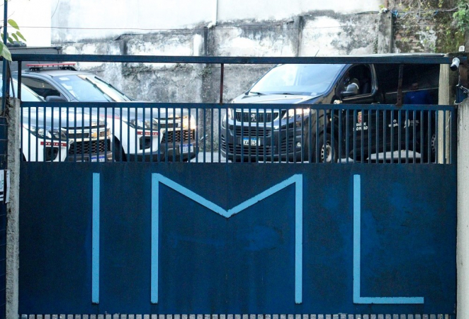 Vista desta segunda-feira (12) da entrada de veículos do Instituto Médico Legal (IML) central da capital paulista, para onde foram levados os corpos das vítimas do acidente aéreo com o avião da Voepass