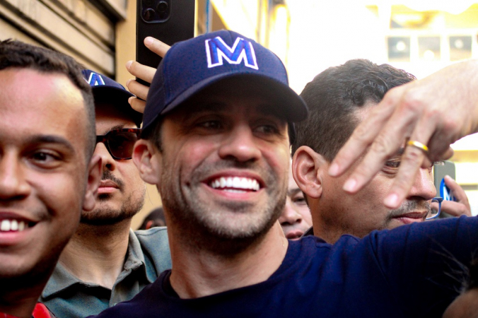 Pablo Marçal faz campanha na rua 25 de Março