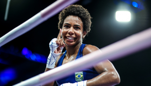 2024.08.02 - Jogos Olímpicos Paris 2024 - Boxe feminino - Jucielen Romeu (de azul) em ação contra Alyssa Mendoza, atleta dos EUA, nas oitavas de final - Foto: Wander Roberto/COB