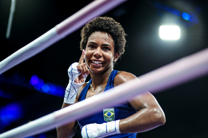 2024.08.02 - Jogos Olímpicos Paris 2024 - Boxe feminino - Jucielen Romeu (de azul) em ação contra Alyssa Mendoza, atleta dos EUA, nas oitavas de final - Foto: Wander Roberto/COB