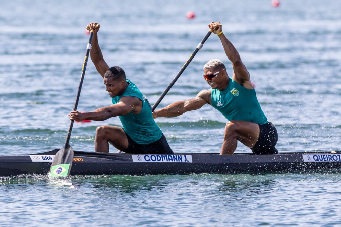 Canoagem velocidade masculino - Isaquias Queiroz e Jacky Godmann na final do C2 M500m