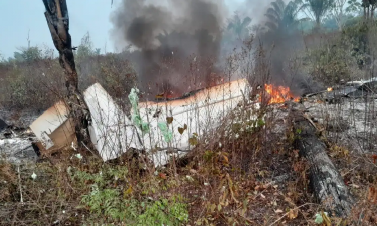 Avião de pequeno porte cai em Apiacás, na zona rural de Mato Grosso