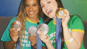 Rebeca Andrade e Larissa Manoela