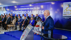 Presidente da República, Luiz Inácio Lula da Silva, durante cerimônia de comemoração dos 25 anos do Ministério da Defesa, no Clube do Exército. Brasília - DF.