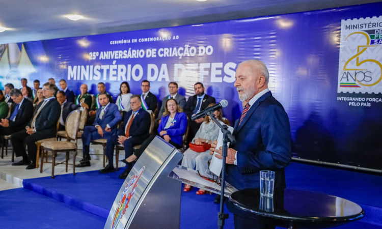 Presidente da República, Luiz Inácio Lula da Silva, durante cerimônia de comemoração dos 25 anos do Ministério da Defesa, no Clube do Exército. Brasília - DF.