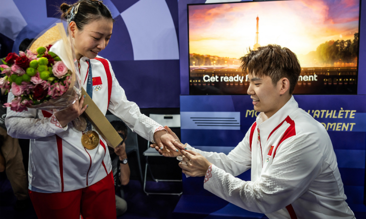 Liu Yuchen pediu a mão em casamento da campeã olímpica Huang Ya Qiong