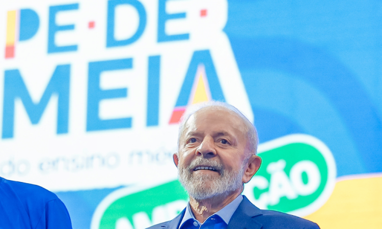 Presidente da República, Luiz Inácio Lula da Silva, durante cerimônia de anúncio da expansão do Programa Pé-deMeia no Estado do Ceará, no Centro de Eventos do Ceará (CEC). Fortaleza - CE.