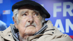 O ex-presidente do Uruguai, José Mujica, fala em entrevista coletiva nesta terça-feira, em Montevidéu (Uruguai). Mújica apresentou a jornalista Blanca Rodríguez como candidata ao Senado pelo Movimento de Participação Popular (MPP).