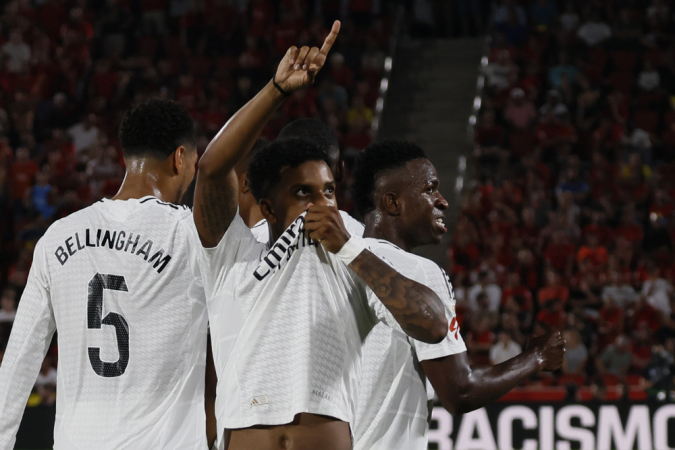 Rodrygo celebra gol na estreia do Real Madrid no Espanhol