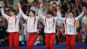 A seleção chinesa conquistou a medalha de ouro na final do revezamento 4x100 medley