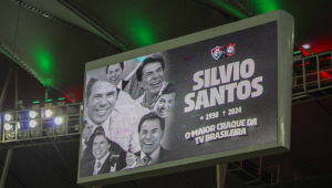 Homenagem ao apresentador Silvio Santos na partida entre Fluminense e Corinthians, válida pelo Campeonato Brasileiro