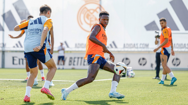 Vinícius Júnior rejeita proposta bilionária do futebol saudita