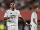 O atacante brasileiro #11 Rodrygo, do Real Madrid, reage durante a partida da liga espanhola de futebol entre RCD Mallorca e Real Madrid CF, no estádio Mallorca Son Moix, em Palma de Maiorca, em 18 de agosto de 2024.