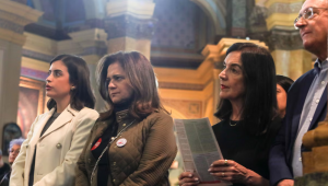 A candidata à Prefeitura de Sâo Paulo, Tabata Amaral (PSB), sua vice Lucia Franca e o vice-presidente Geraldo Alckmim participam de missa